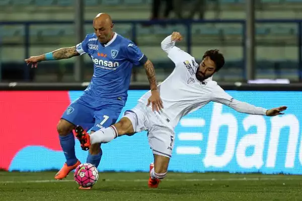 Inedito Laurini, Samp raggiunta. Il primo gol in carriera del difensore dell'Empoli vale l'1-1 nel primo anticipo del sabato.