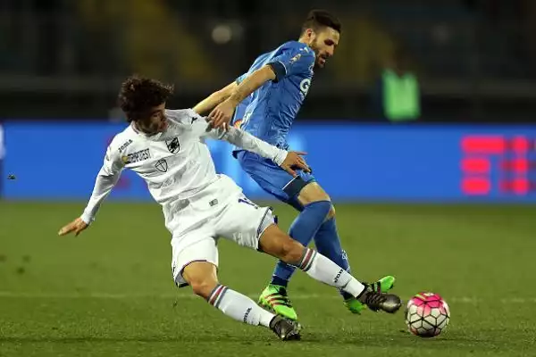 Inedito Laurini, Samp raggiunta. Il primo gol in carriera del difensore dell'Empoli vale l'1-1 nel primo anticipo del sabato.