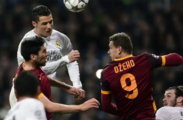 Real Madrid-Roma 2-0. Cristiano Ronaldo 6,5. Non è la sua partita migliore, ma tutte le volte che prende palla ci sono gli scongiuri da fare. E infatti la butta dentro al momento giusto.