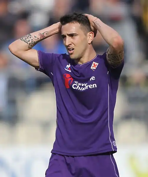 Delude la Fiorentina, gli uomini di Sousa non vanno oltre lo 0-0 con il Frosinone. I viola colpiscono due legni con Kalinic e Borja Valero, nella ripresa traversa anche per i ciociari.