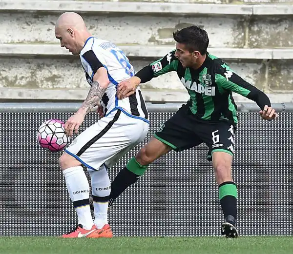 A Reggio Emilia finisce in parità il match tra il Sassuolo e l'Udinese del nuovo allenatore Gigi De Canio, all'iniziale vantaggio ospite di Zapata risponde Politano nel secondo tempo.