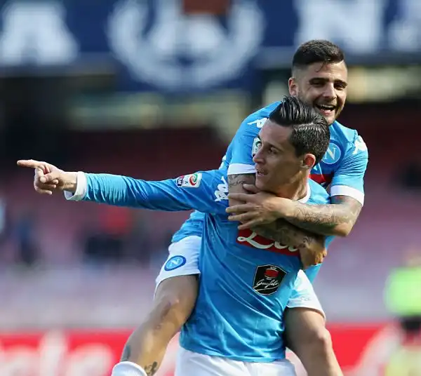 Il Napoli reagisce e si rialza dopo la dolorosa sconfitta di Udine e la maxi squalifica a Gonzalo Higuain. Di Gabbiadini, Insigne e Callejon i gol peri campani.