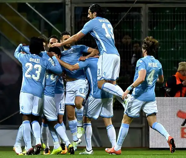 Alla prima di Simone Inzaghi in panchina la Lazio sbanca il Barbera per 3-0 grazie alla doppietta di Klose e al gol di Felipe Anderson rimettendosi così in corsa per il sesto posto.