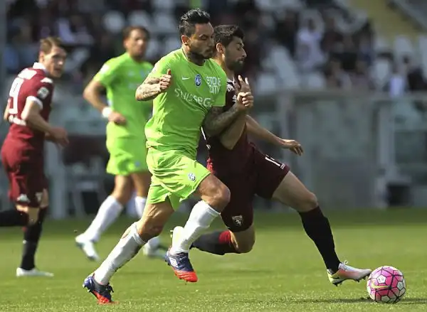 I granata stendono l'Atalanta con le reti di Bruno Peres e dell'ossigenato Maxi Lopez. Inutile la bella punizione di Cigarini, espulso De Roon nel finale.