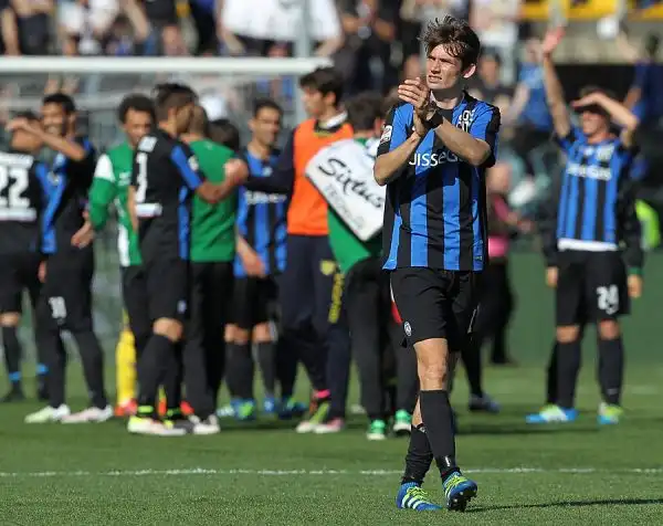 Con un gol del suo ritrovato attaccante Marco Borriello l'Atalanta piega il Chievo all'Azzurri d'Italia conquistando tre punti che la mettono al sicuro nella lotta alla salvezza.