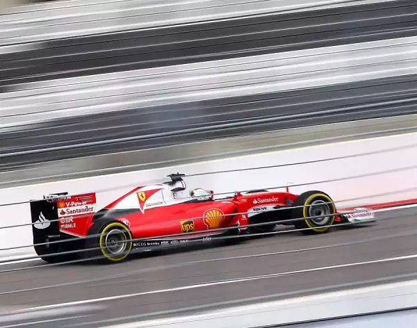 Mercedes davanti a tutti nella prima sessione di prove sul circuito di Sochi. Il leader del mondiale Nico Rosberg è stato il più veloce davanti a Hamilton, Vettel e Raikkonen.