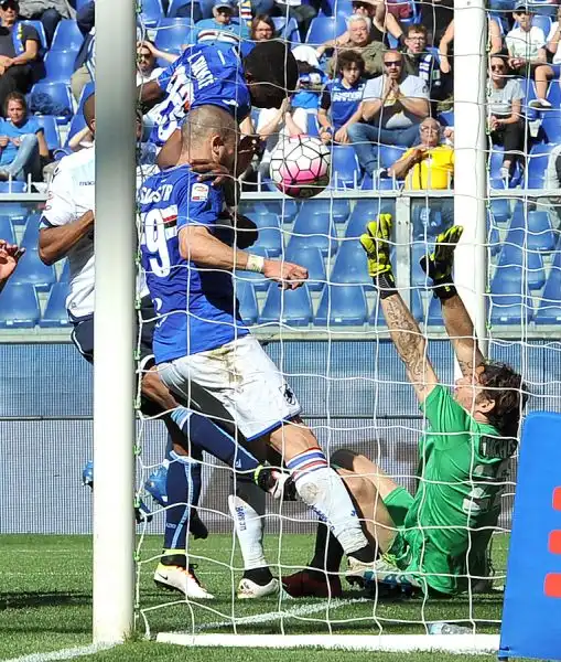 A Marassi, i blucerchiati sotto gli occhi di uno scatenato Ferrero si impongono in rimonta contro la Lazio, in gol Diakite e Fernando dopo il vantaggio biancoceleste di Djordjevic.
