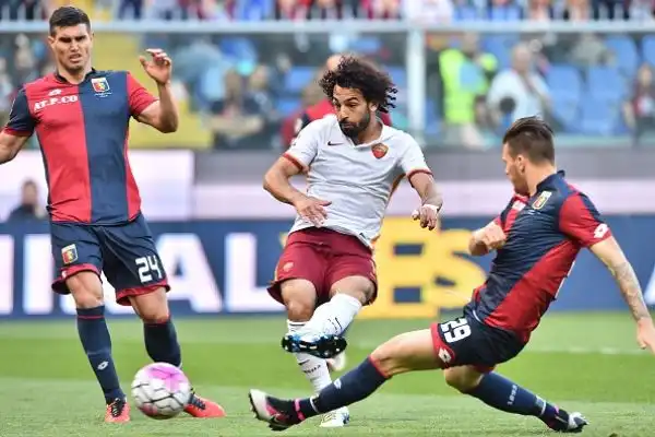 Totti-ElSha e la Roma non muore mai. In casa del Genoa termina 2-3: a Salah rispondono Tachtsidis e Pavoletti, ma il Pupone regna sui calci da fermo e il Faraone regala i 3 punti.