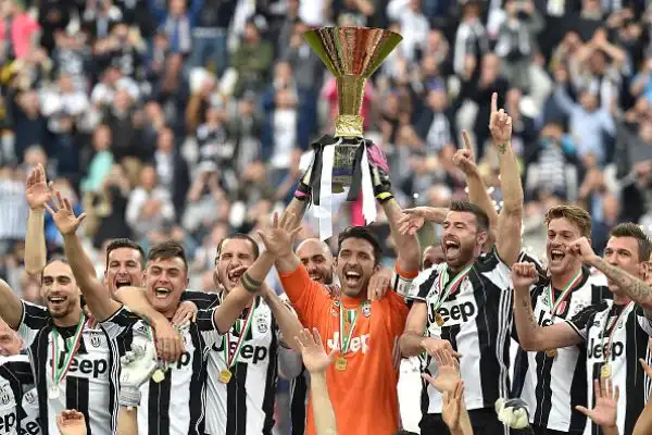 La Juventus festeggia con la manita.Travolta la Sampdoria nell'ultima di campionato: doppietta per Dybala.