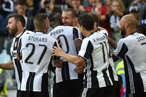 La Juventus festeggia con la manita.Travolta la Sampdoria nell'ultima di campionato: doppietta per Dybala.