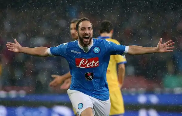 Higuain da record, Napoli in Champions. La squadra di Sarri chiude al secondo posto.