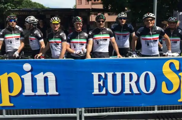 I ciclisti del Team Marco Bontempi a Cassano d'Adda.