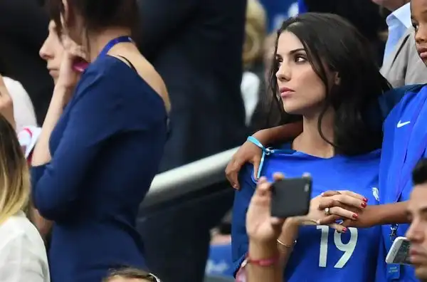 Luci, balli, musica, tifosi: la cerimonia inaugurale di Euro 2016 è un inno alla vita.