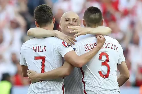 La Polonia non sbaglia al debutto negli Europei. La selezione di Nawalka a Nizza supera per 1-0 l'Irlanda del Nord dopo una partita dominata: decisiva la rete di Milik.