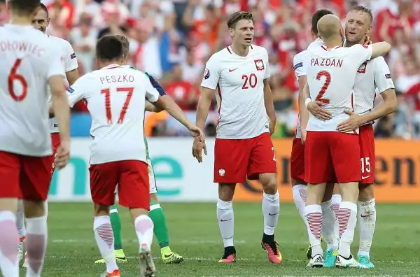 La Polonia non sbaglia al debutto negli Europei. La selezione di Nawalka a Nizza supera per 1-0 l'Irlanda del Nord dopo una partita dominata: decisiva la rete di Milik.