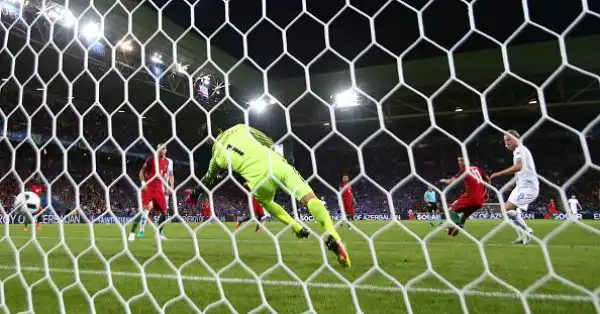 Nani non basta, Bjarnason spegne il Portogallo. Sorprendente 1-1 a Saint-Etienne tra i lusitani e l'Islanda: delude Cristiano Ronaldo.
