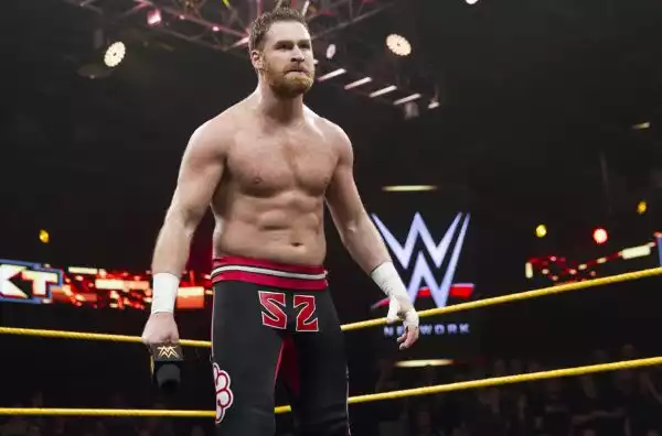 Il wrestler canadese, dopo aver mosso i primi passi a NXT, è ormai entrato in pianta stabile nel roster principale della WWE.