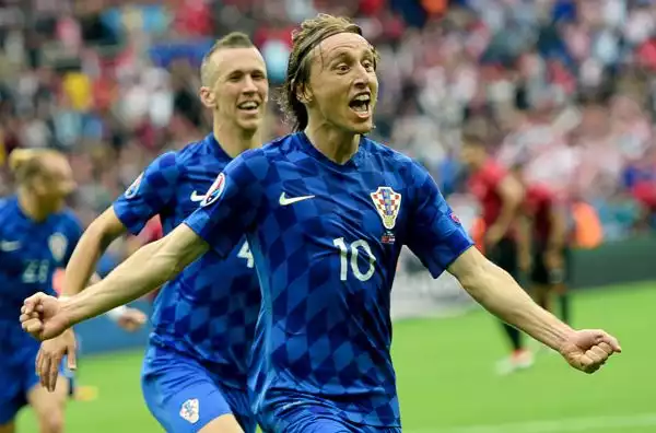 Una magia di Modric permette alla Croazia di battere per 1-0 la Turchia nella gara d'esordio ad Euro 2016 giocata al Parco dei Principi.