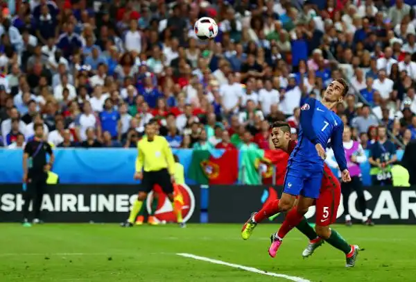 Portogallo, pazzesco trionfo. Francia ko. Eder ai supplementari firma l'1-0 che decide la finale degli Europei.
