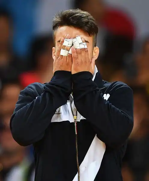 Fabio Basile, si aggiudica un grande oro olimpico schienando in finale il sudcoreano An dopo 1'24'' con un fantastico ippon.
