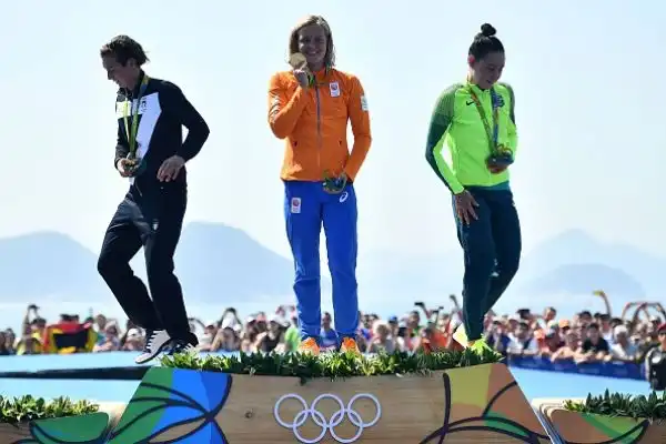 Ancora una gioia dal nuoto per l'Italia alle Olimpiadi di Rio de Janeiro. Nel fondo Rachele Bruni ha conquistato la medaglia d'argento nella estenuante prova dei 10 km.