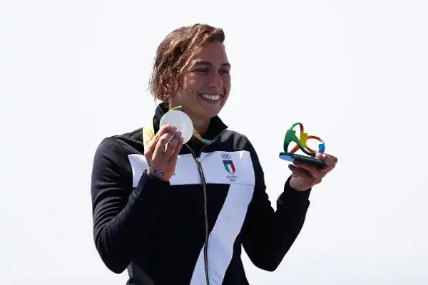 Ancora una gioia dal nuoto per l'Italia alle Olimpiadi di Rio de Janeiro. Nel fondo Rachele Bruni ha conquistato la medaglia d'argento nella estenuante prova dei 10 km.