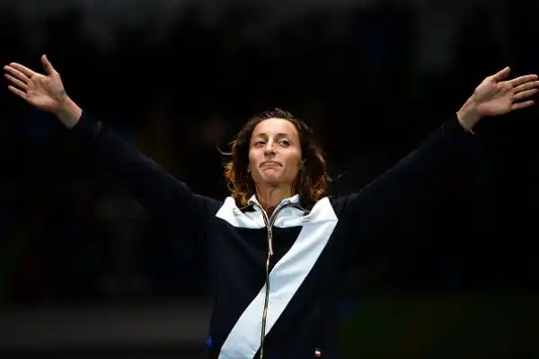 Medaglia d'argento per Elisa Di Francisca nella prova individuale di fioretto a Rio de Janeiro. In una finale mozzafiato ha ceduto il titolo di campionessa olimpica alla russa Deriglazova.