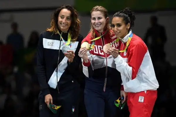 Medaglia d'argento per Elisa Di Francisca nella prova individuale di fioretto a Rio de Janeiro. In una finale mozzafiato ha ceduto il titolo di campionessa olimpica alla russa Deriglazova.