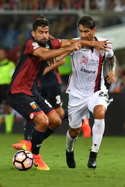Festeggia il Genoa in casa contro il Cagliari: sotto per 1-0 contro la matricola (Borriello), il Grifone ribalta il risultato con Ntcham, Laxalt e Rigoni.