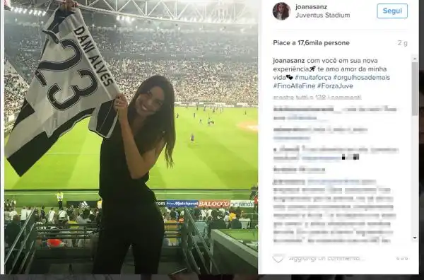 A Torino è arrivata anche la moglie del neo juventino Dani Alves, attivissima sui social.