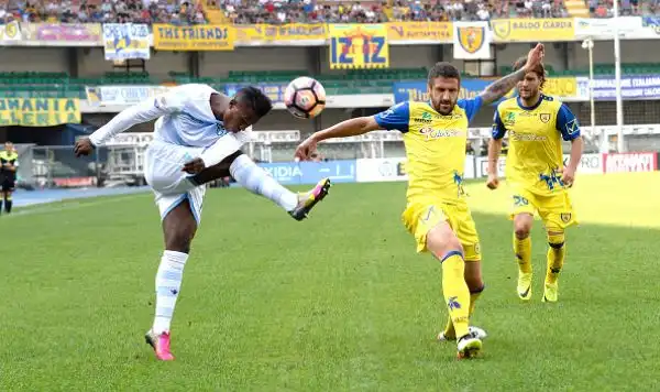 Parità tra Chievo e Lazio, a Gamberini ha replicato De Vrij, servito dal figliol prodigo Keita, totalmente ritrovato.