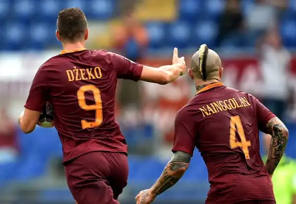 I blucerchiati conducevano sorprendentemente per 2-1 ma dopo un'ora e un quarto di pausa per pioggia, la partita è ripresa: la Roma, grazie a Totti, ha ribaltato il match.