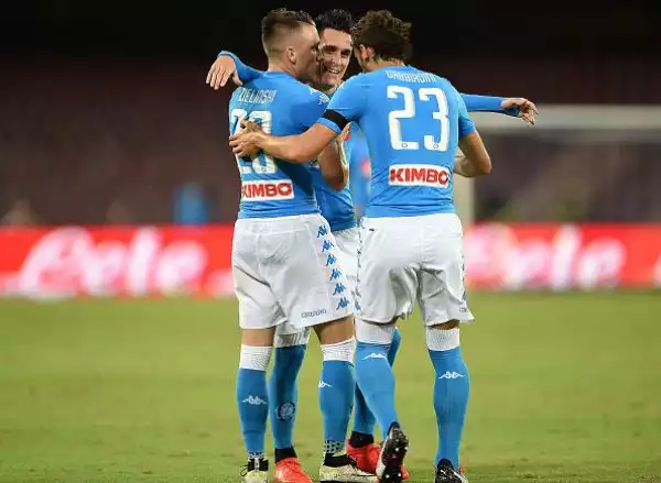 Milik porta il Napoli in vetta. Il polacco entra e risolve la partita con il Bologna, sconfitto 3-1.