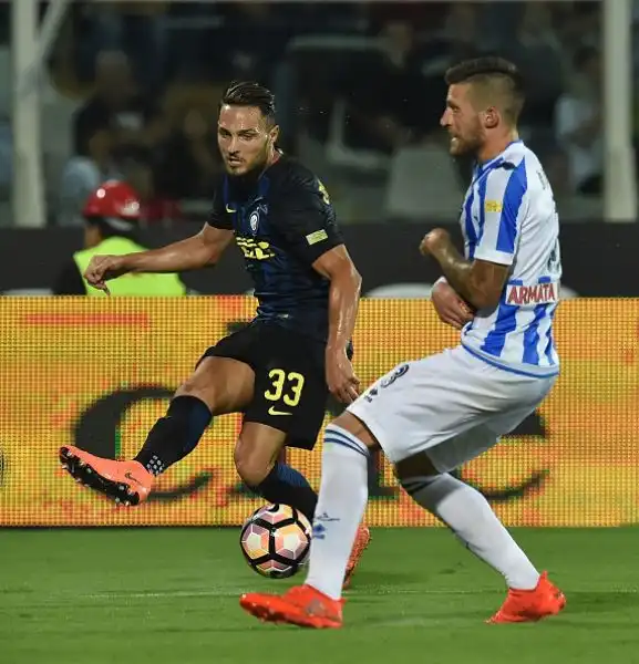 Ci pensa Mauro Icardi. L'Inter supera in rimonta il Pescara grazie a una doppietta del bomber argentino. Momentaneo vantaggio abruzzese firmato Bahebeck .Prima vittoria per de Boer.