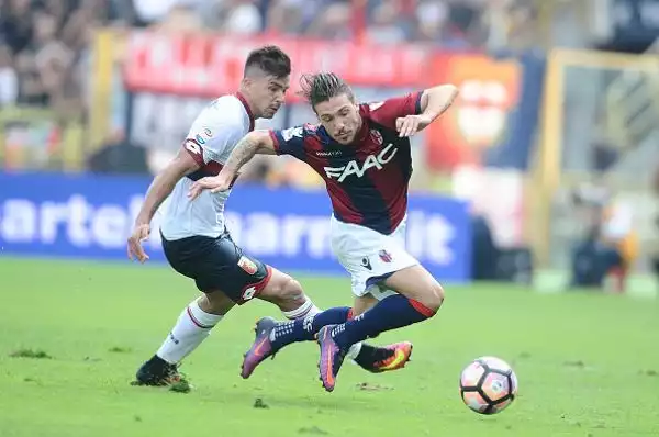 Successo esterno per il Genoa, che favorito dalla sciocca espulsione di Gastaldello (fuori per proteste), espugna il Dall'Ara grazie al gol di Giovanni Simeone, alla seconda rete consecutiva in serie