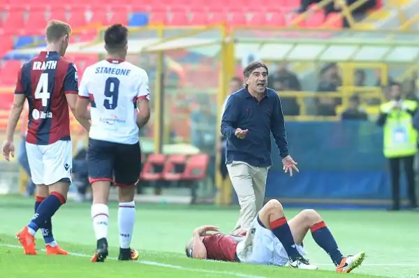 Successo esterno per il Genoa, che favorito dalla sciocca espulsione di Gastaldello (fuori per proteste), espugna il Dall'Ara grazie al gol di Giovanni Simeone, alla seconda rete consecutiva in serie