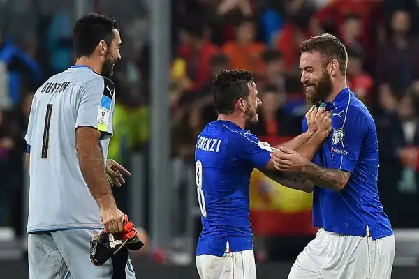 E' terminata con un risultato di parità lattesissima gara degli azzurri a Torino contro la Spagna. Il percorso verso il Mondiale resta lungo e difficile, al gol di Vitolo ha risposto De Rossi.
