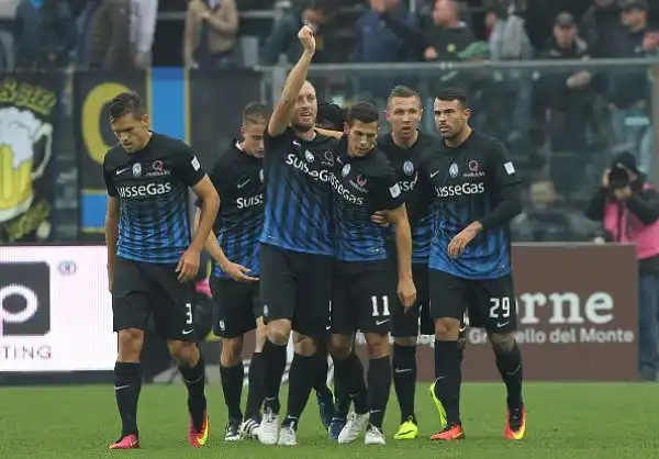 Inter schiacciata dai padroni di casa e colpita dal gol di Masiello, i meneghini pareggiano grazie a una punizione di Eder. Nel finale Pinilla dal dischetto firma la vittoria dei bergamaschi.