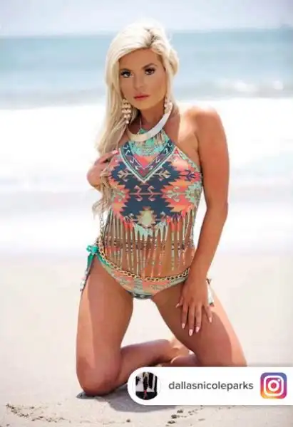 La bionda ex modella di Playboy, molto attiva su Instagram, pare stia uscendo con il rookie quarterback dei Dallas Cowboys Dak Prescott.