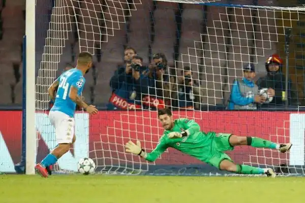 Il Napoli di Maurizio Sarri cade al San Paolo contro il Besiktas. Dopo avere recuperato due volte lo svantaggio, gli azzurri subiscono il colpo del ko a 5 minuti dalla fine.