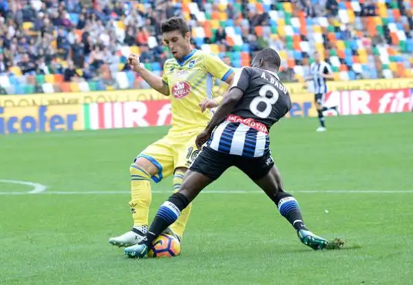 L'Udinese piega il Pescara e torna alla vittoria nell'anticipo della nona giornata di serie A. Primo successo della gestione Del Neri mentre i friulani riassaporano i tre punti dopo cinque turni.