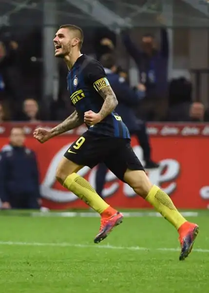 Icardi salva la panchina di De Boer: il bomber argentino con una doppietta trascina alla vittoria i nerazzurri contro il Torino, in gol con Belotti.