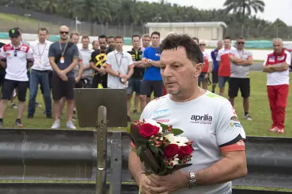 I piloti del Motomondiale non hanno dimenticato Marco Simoncelli, deceduto in un tragico incidente a Sepang cinque anni fa.