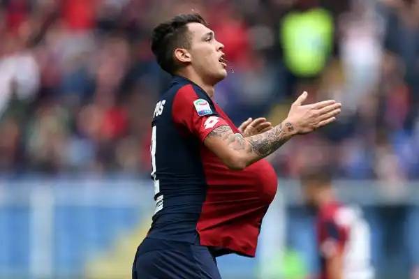 A Marassi partita molto combattuta tra Genoa e Udinese, alla rete del vantaggio ospite di Thereau risponde Ocampos per i padroni di casa.