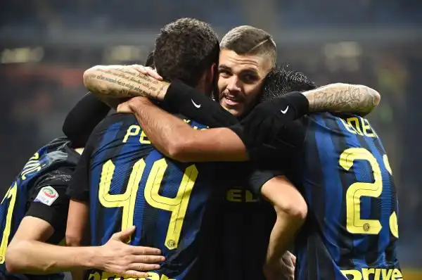 Un gol di Perisic e una doppietta di Icardi permettono all'Inter di mister Vecchi di battere il Crotone a San Siro e di ripartire dopo le ultime settimane da incubo.