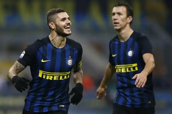 Un gol di Perisic e una doppietta di Icardi permettono all'Inter di mister Vecchi di battere il Crotone a San Siro e di ripartire dopo le ultime settimane da incubo.