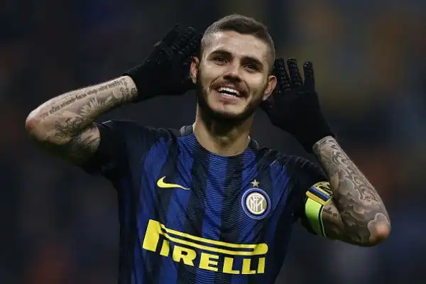 Un gol di Perisic e una doppietta di Icardi permettono all'Inter di mister Vecchi di battere il Crotone a San Siro e di ripartire dopo le ultime settimane da incubo.