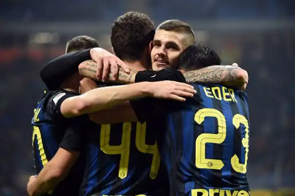 Un gol di Perisic e una doppietta di Icardi permettono all'Inter di mister Vecchi di battere il Crotone a San Siro e di ripartire dopo le ultime settimane da incubo.