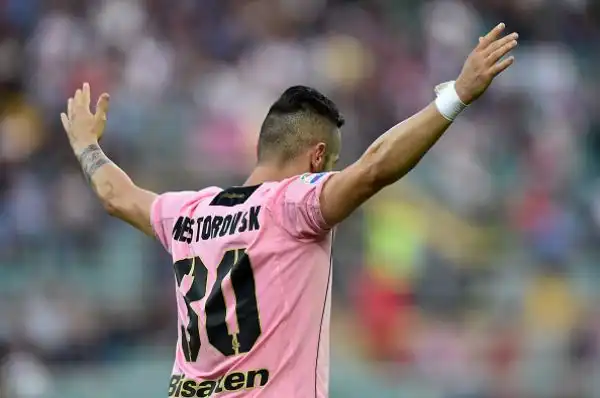 I rossoneri scardinano la resistenza dei rosanero con i gol di Suso e il primo gol in Serie A di Lapadula, del solito Nestorovski il gol del momentaneo pareggio del Palermo.