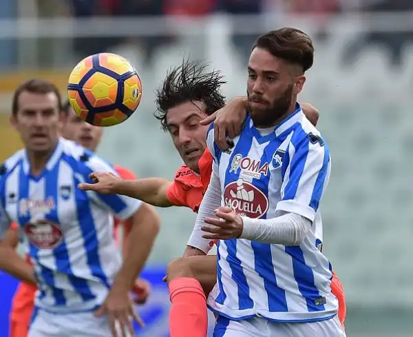 L'Empoli trionfa nell'anticipo di serie A delle 12.30 superando con un secco 4-0 il Pescara padrone di casa con la doppietta di Maccarone e i gol di Pucciarelli e Saponara.